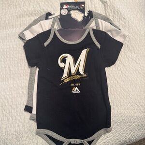 Majestic Milwaukee Brewers Baby Onesie Set